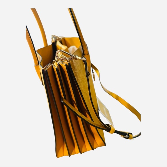 Michael Kors Mercer Leather Convertible/Handbag Bag Lock & Care Card NWOT - Picture 8 of 12